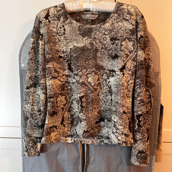 Antonella Lace Knit Pullover; Women's Size Medium (6-8) - Picture 10 of 10